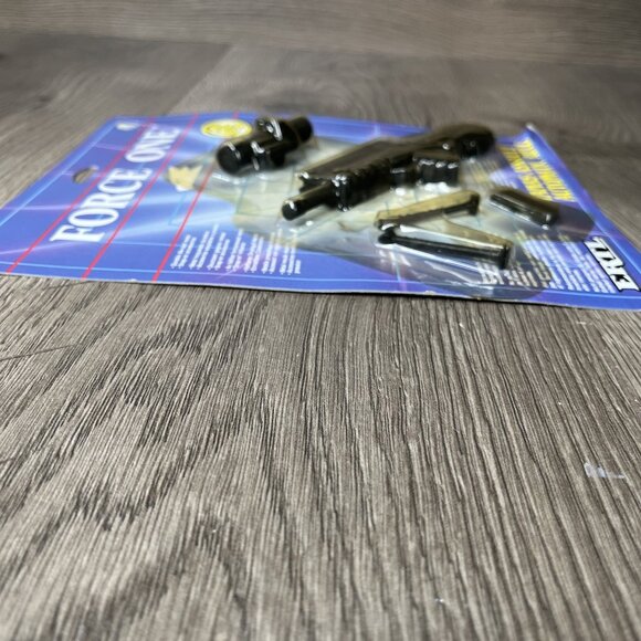 ERTL Force One Die-cast Metal Famas Assault Automatic Rifle Set  #4976 - 1989  c - Picture 8 of 9
